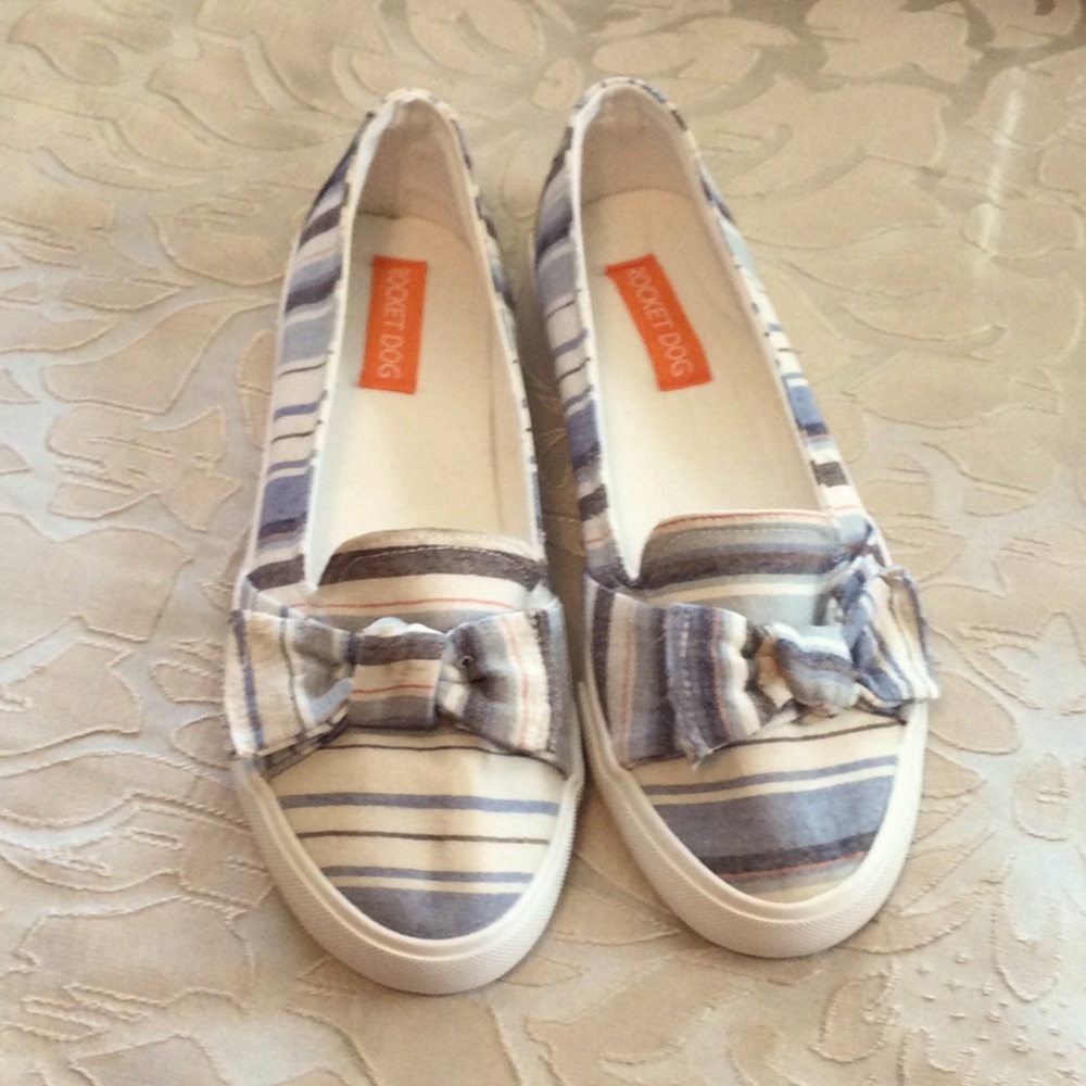 Rocket Dog slip on canvas sneaker with bow
